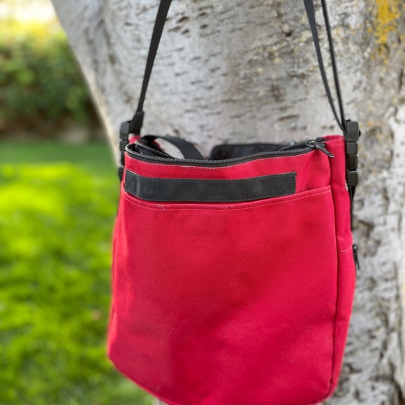 Skip Hop Duo red multi-pocket bag - Picture 3 of 10
